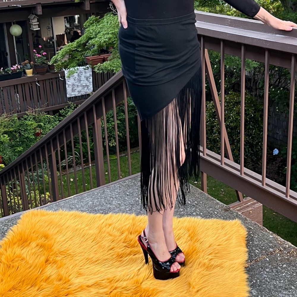 Skirt- long fringe, flapper style, faux wrap look, medium - Picture 3 of 10